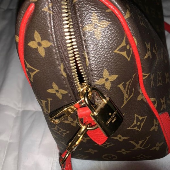 Authentic Louis Vuitton - Picture 10 of 12